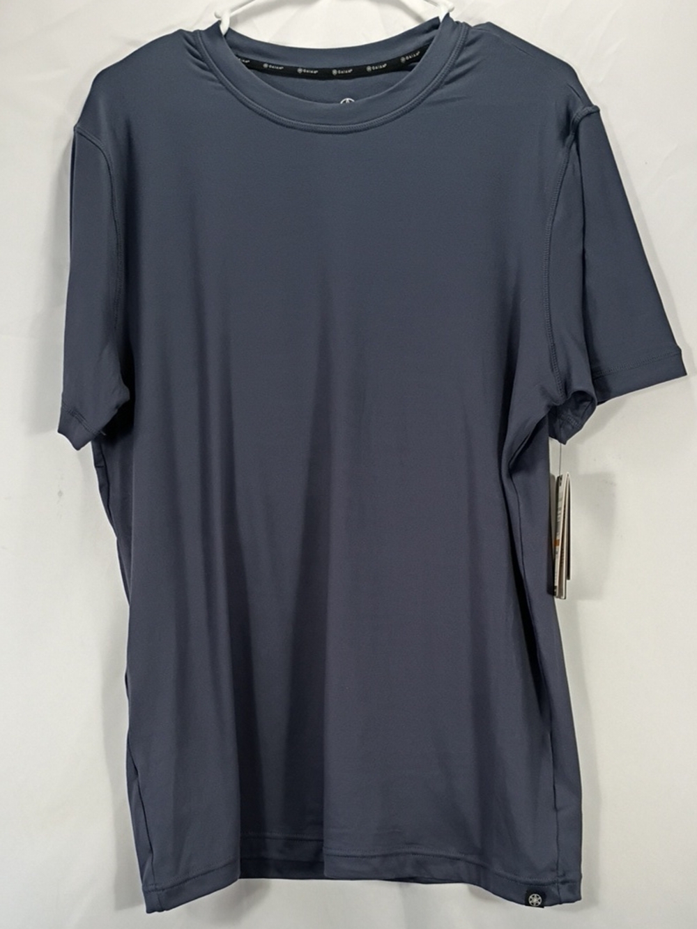 NWT GAIAM Men's Cool Grey Everyday Basic Crew Fitness Slim Sz Medium Athleisure